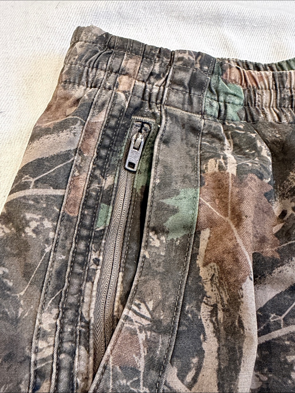 T0308105 Abercrombie & Fitch Olive Green Camo Drawstring Shorts SZ L - Picture 6 of 8